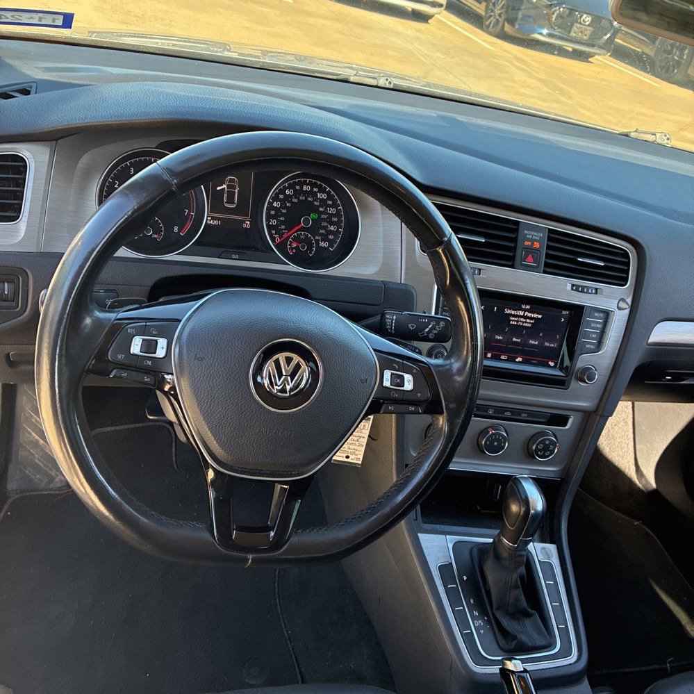 Used 2015 Volkswagen Golf S image 6