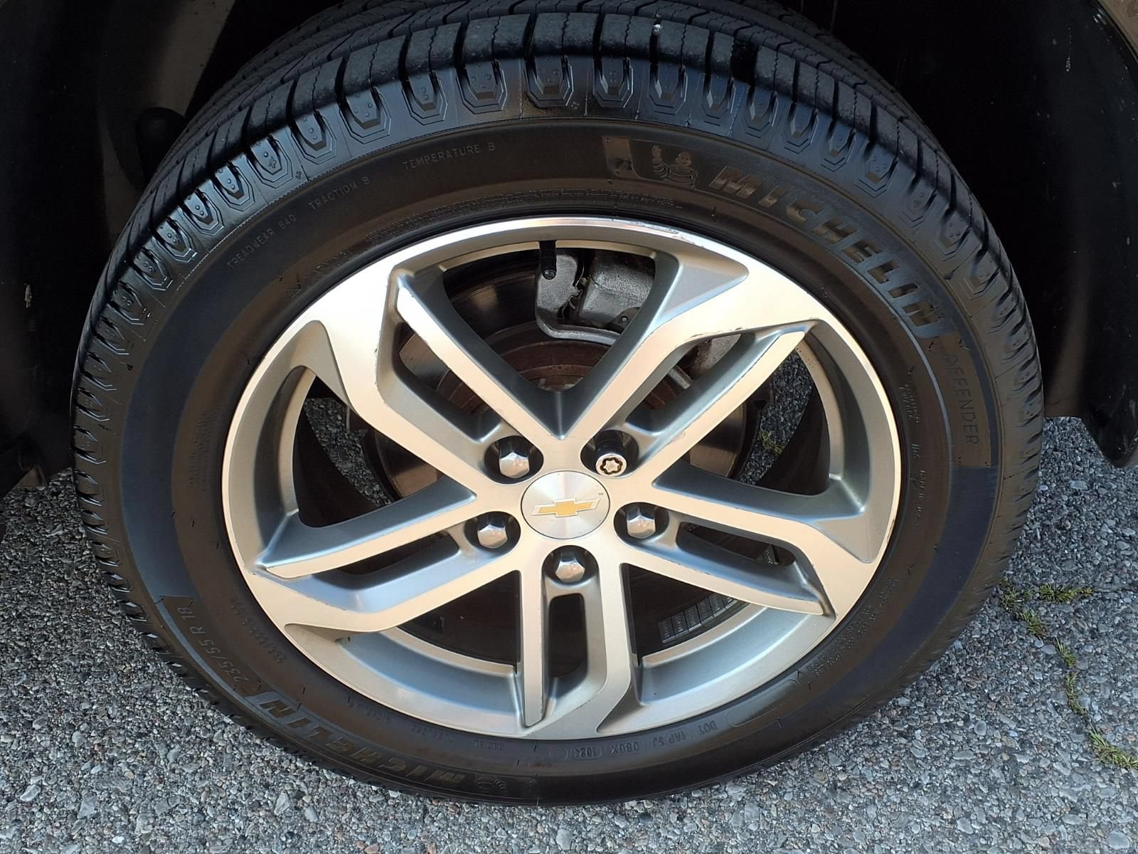 Used 2017 Chevrolet Equinox Premier w/ Enhanced Convenience Package FWD image 9