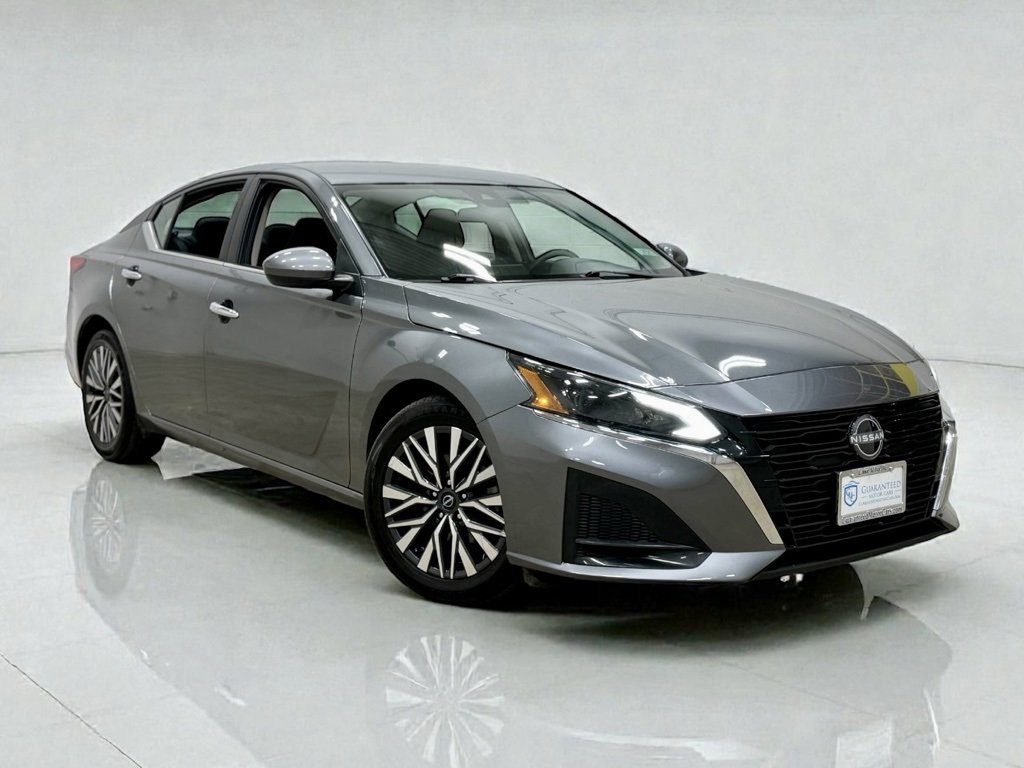 Used 2023 Nissan Altima 2.5 SV image 14