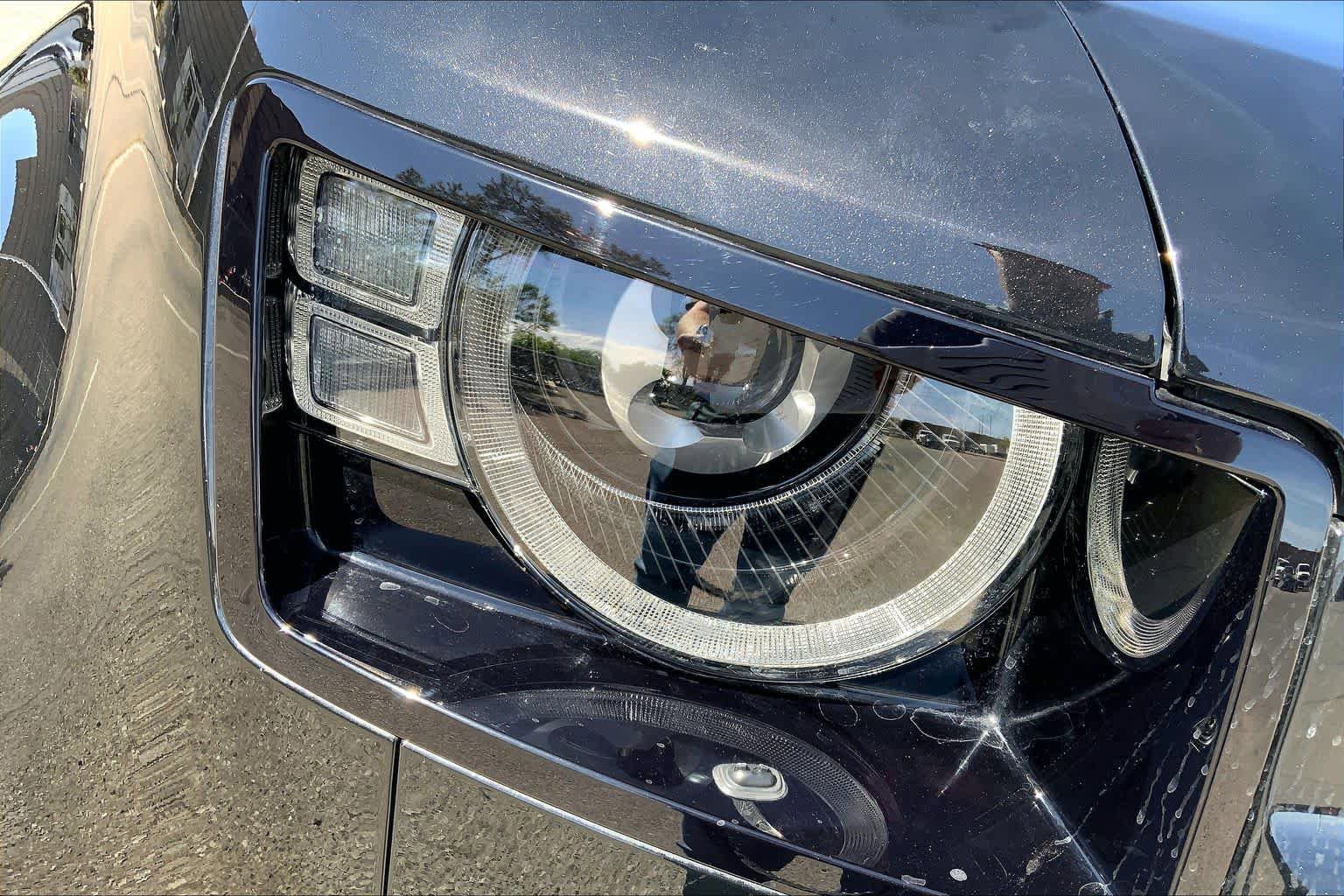 Certified 2025 Land Rover Defender 110 X-Dynamic SE image 26