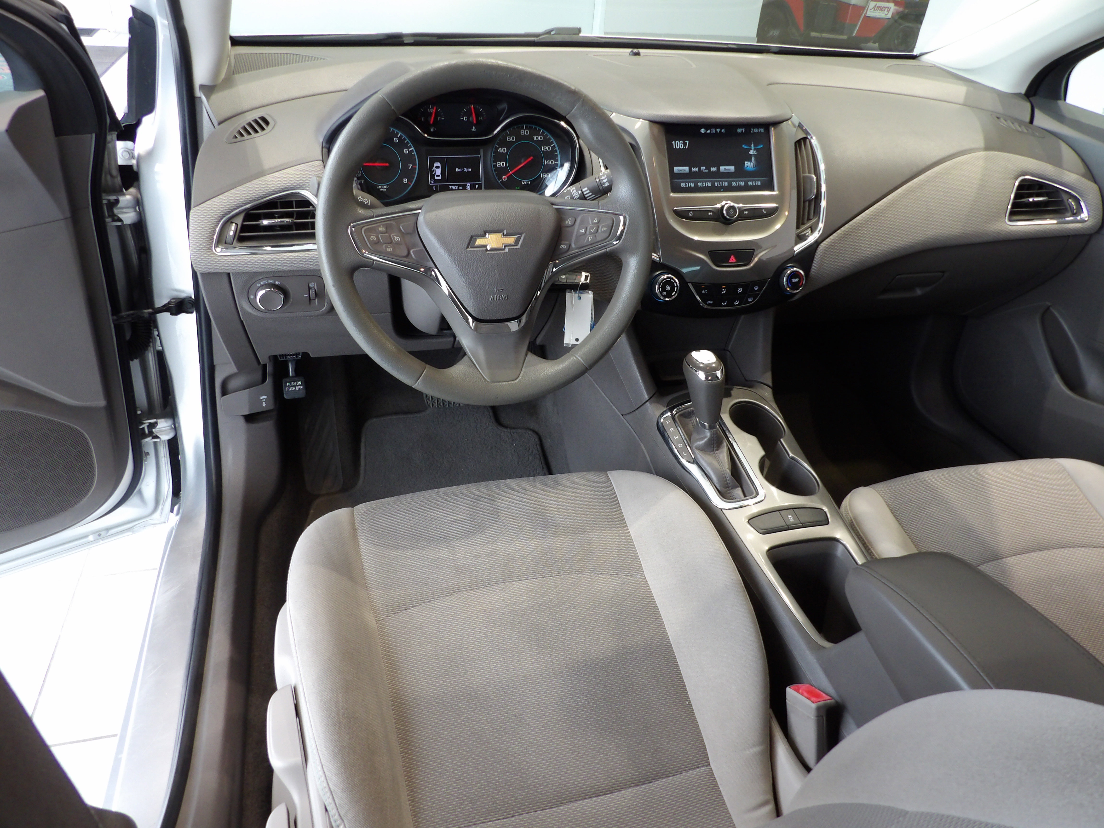 Used 2018 Chevrolet Cruze LT image 15