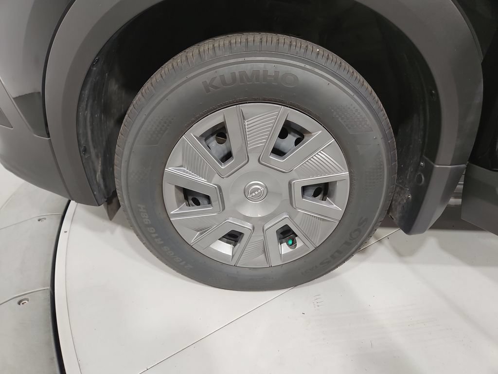 Certified 2025 Nissan Kicks S AWD/4WD image 27
