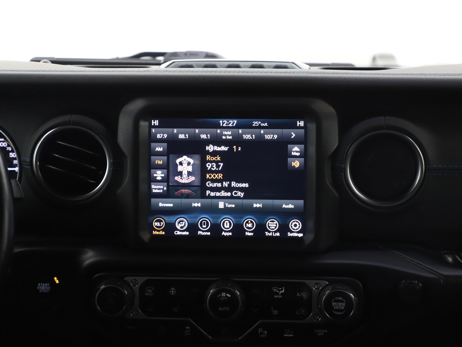 Used 2022 Jeep Wrangler Unlimited Rubicon 4xe w/ Cold Weather Group image 15