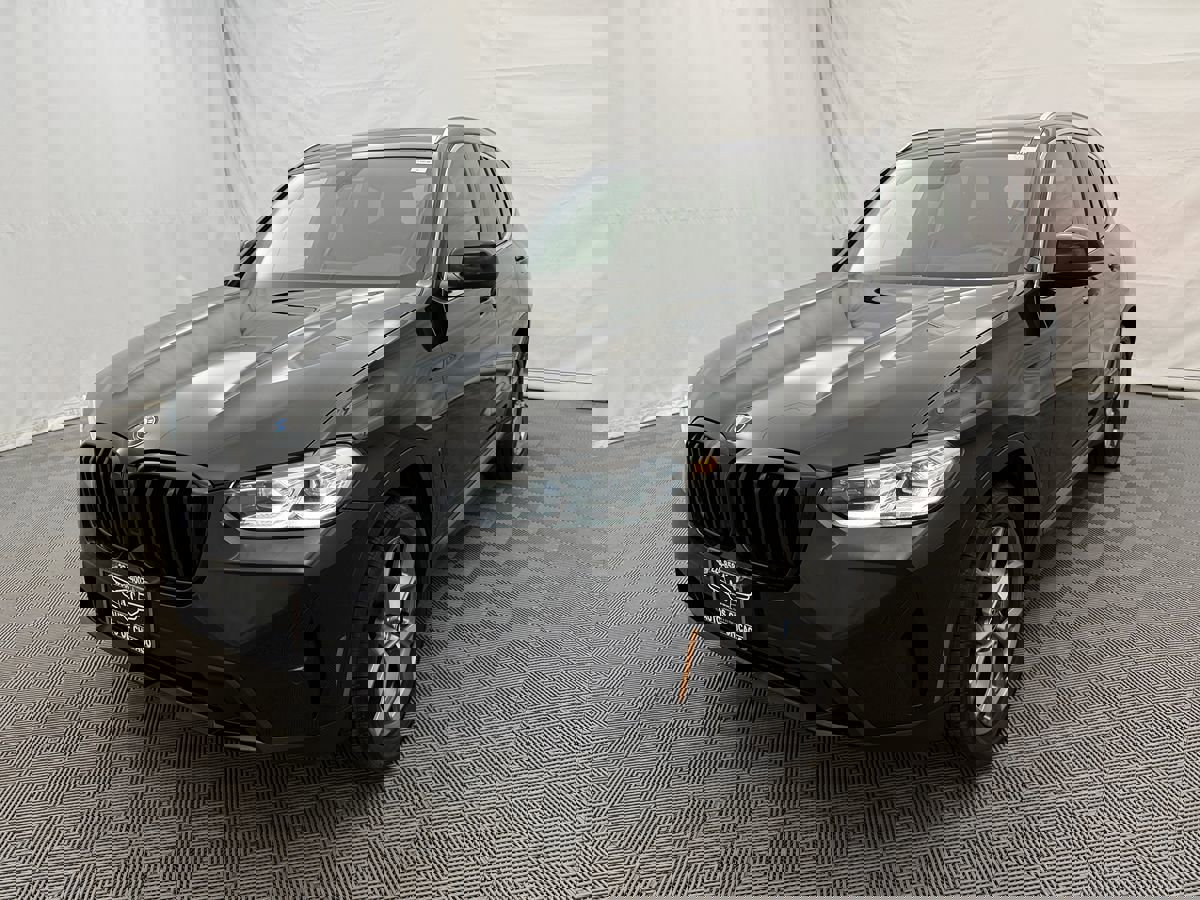 Used 2024 BMW X3 xDrive30i image 2