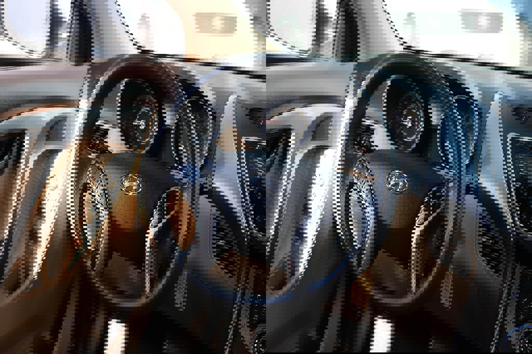 Used 2013 Hyundai Elantra GLS w/ Preferred Pkg image 34