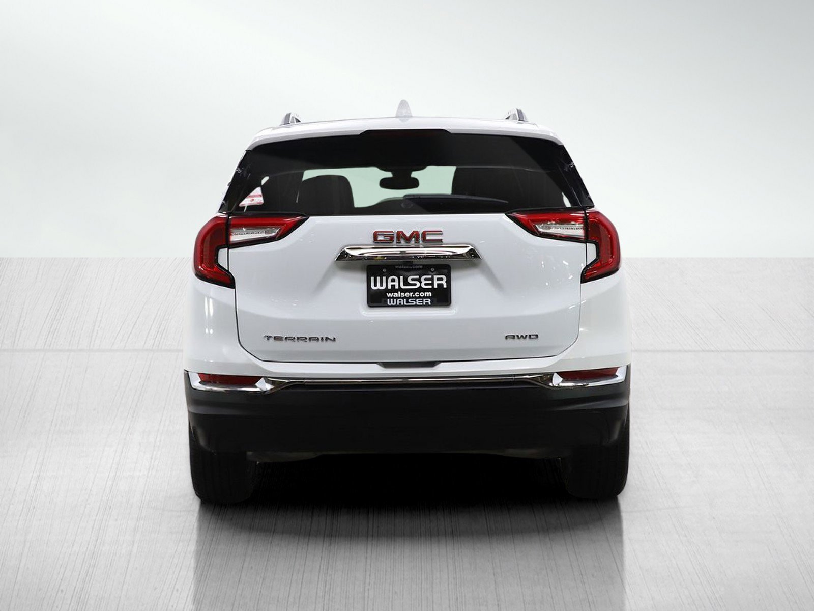 Used 2024 GMC Terrain SLT AWD/4WD image 4