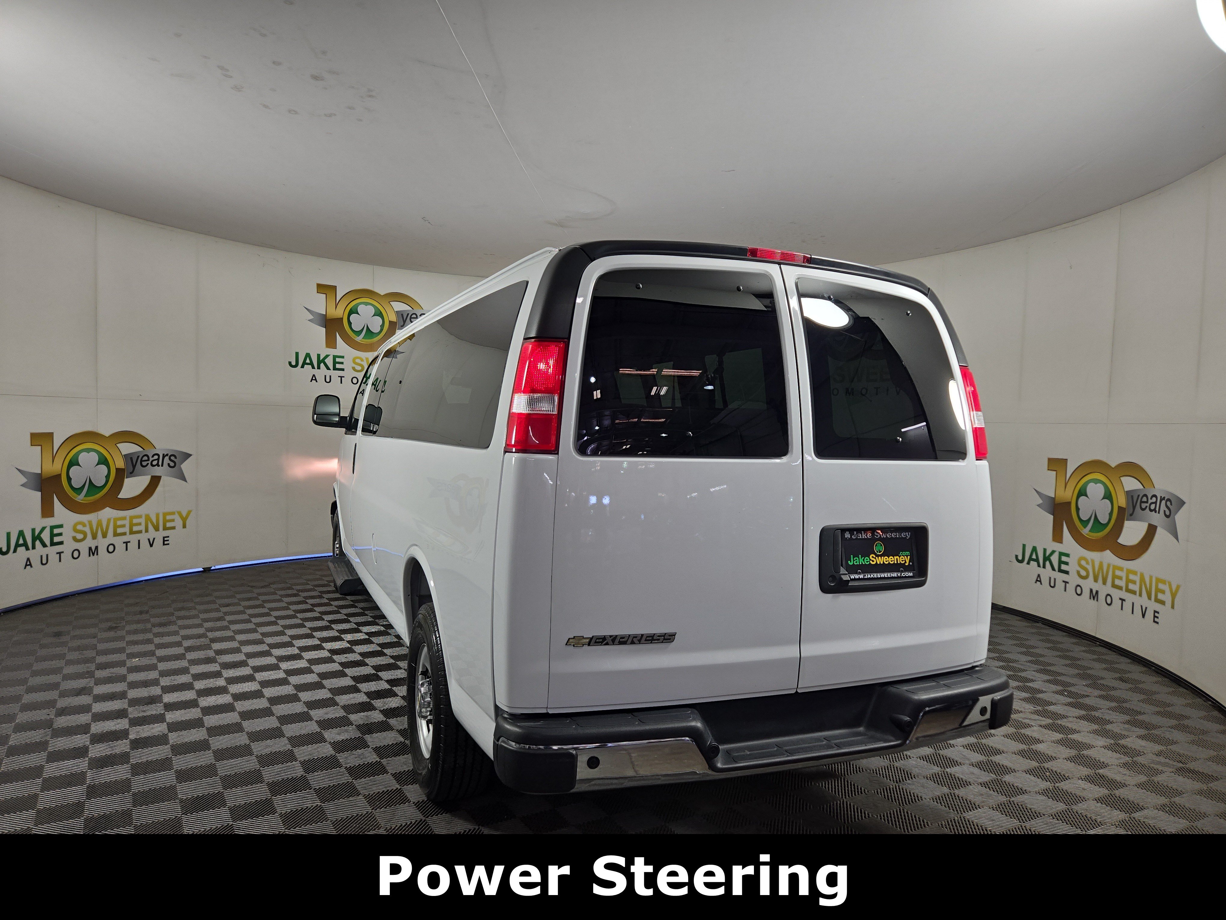 Certified 2025 Chevrolet Express 3500 LT w/ LT Preferred Equipment Group RWD image 6
