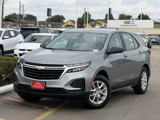 Used 2023 Chevrolet Equinox LS w/ LPO, Floor Liner Package FWD image 2