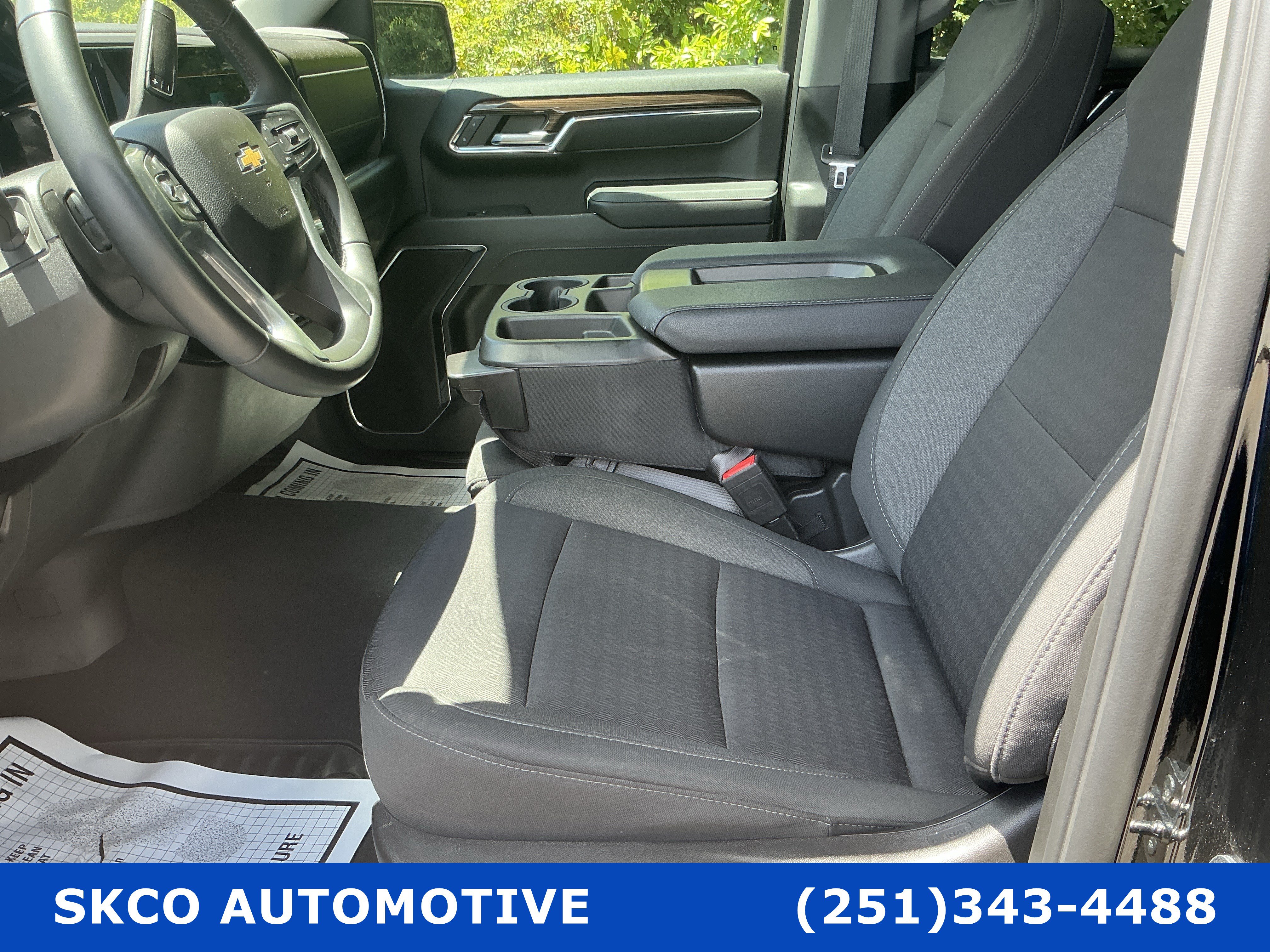 Used 2023 Chevrolet Silverado 1500 LT AWD/4WD image 11