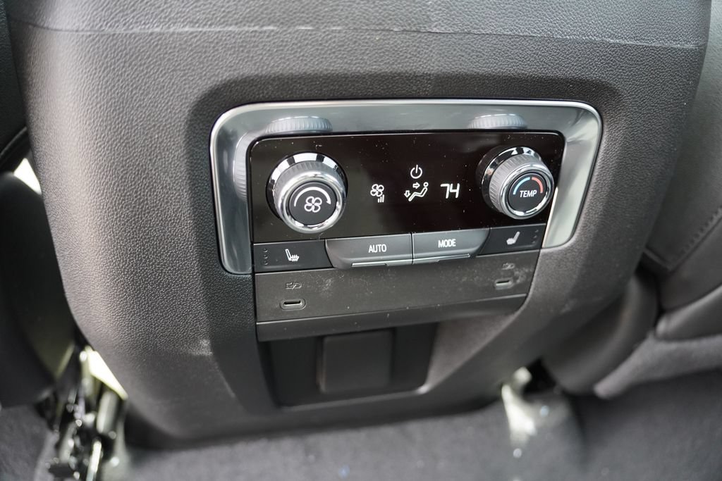 New 2026 Chevrolet Suburban LT w/ Comfort Package AWD/4WD image 15