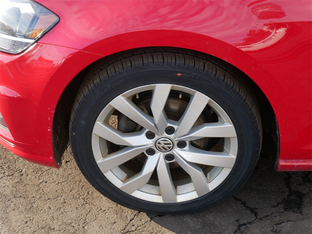 Used 2019 Volkswagen Golf SE w/ Driver Assistance Package image 8