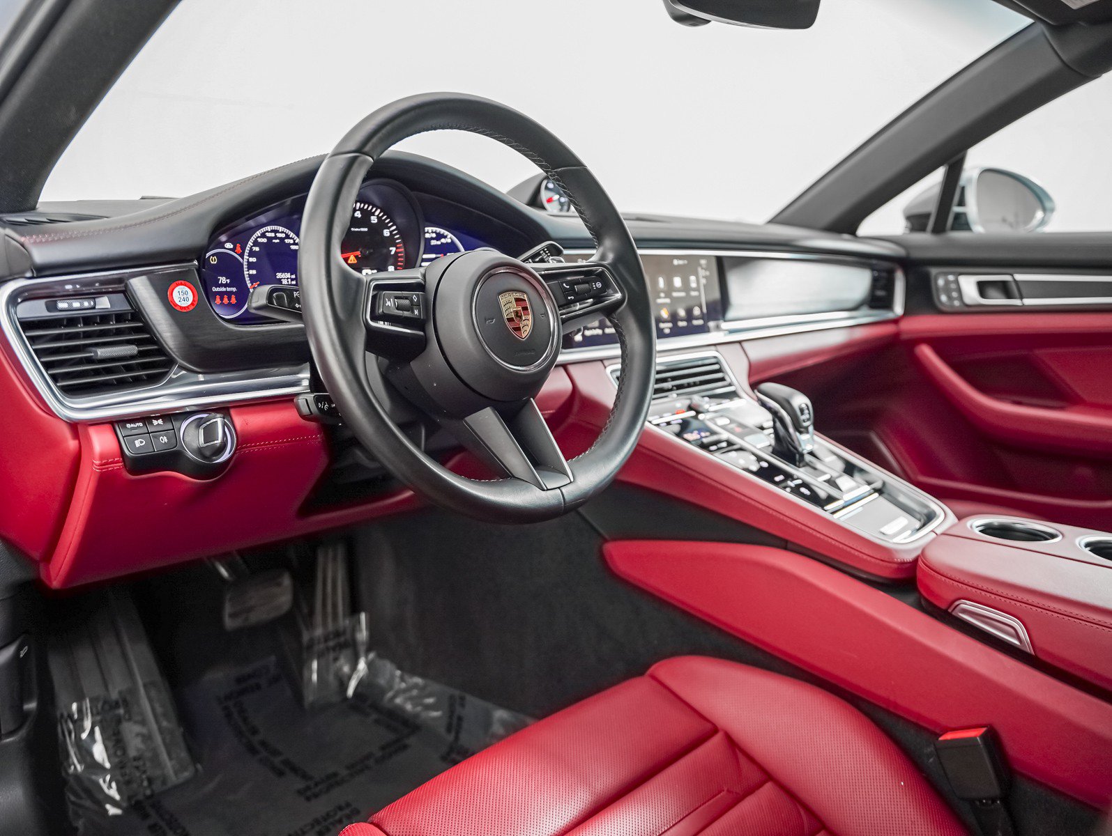 Certified 2023 Porsche Panamera 4 Platinum Edition AWD/4WD image 4