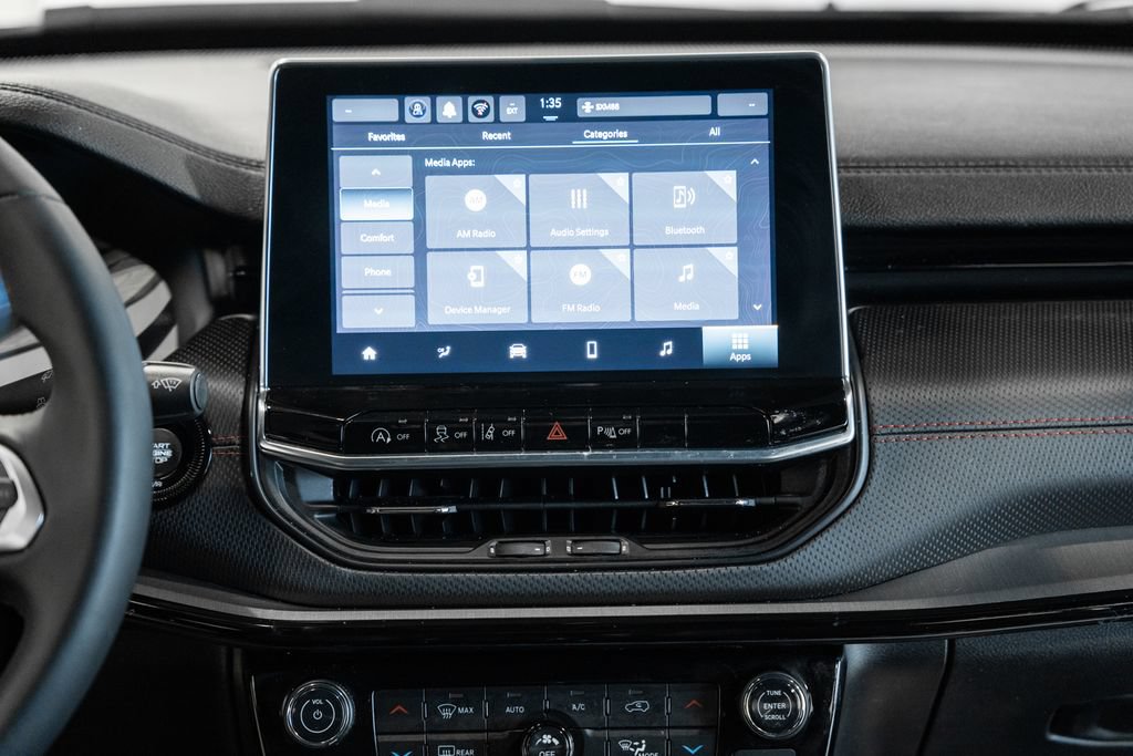 Certified 2025 Jeep Compass Trailhawk AWD/4WD image 17