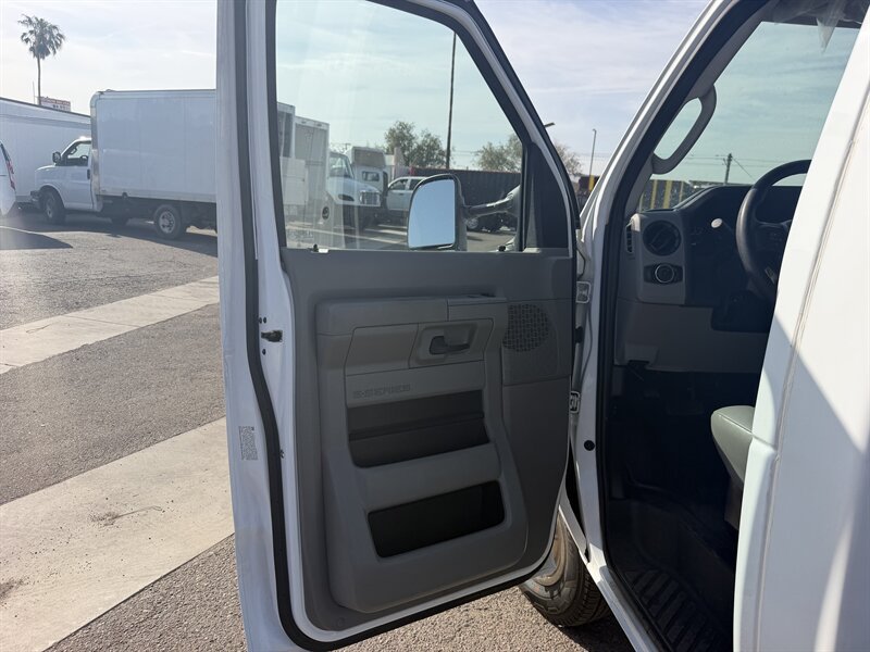 Used 2024 Ford E-450 and Econoline 450 Super Duty w/ Driver's Safety Package RWD image 12