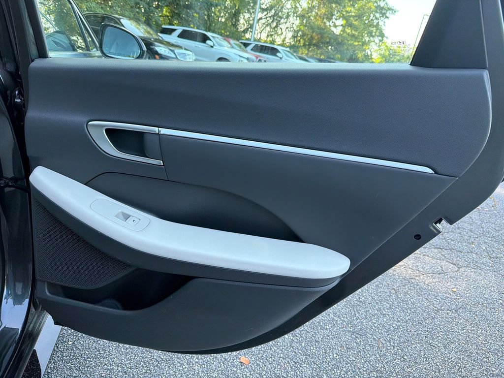 Used 2025 Hyundai Sonata SEL FWD image 16