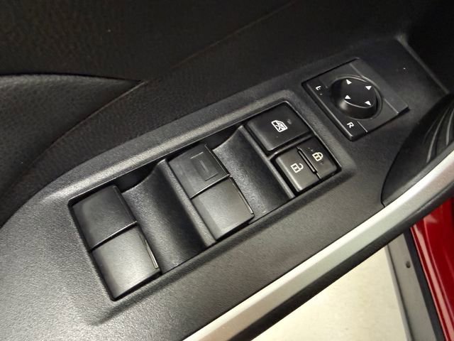 Used 2020 Toyota RAV4 LE FWD image 28