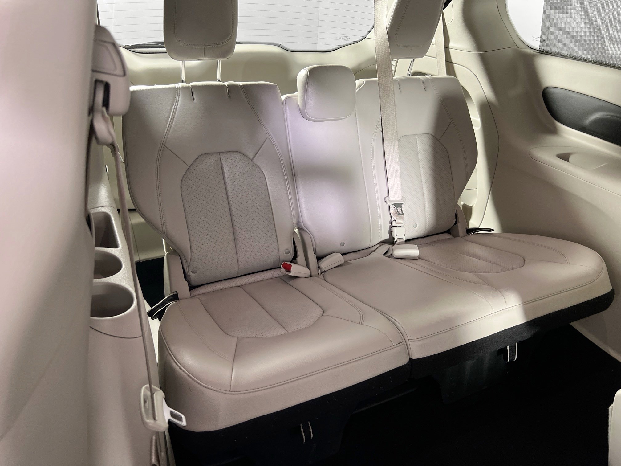 Used 2021 Chrysler Pacifica Touring-L image 26