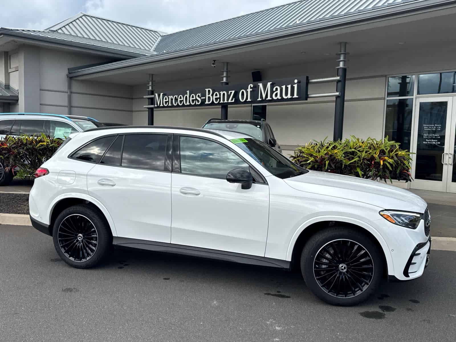Used 2026 Mercedes-Benz GLC 300 image 3
