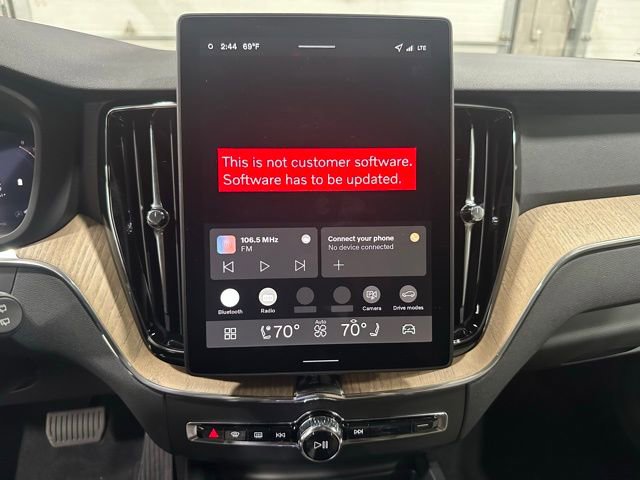 New 2026 Volvo XC60 B5 Plus w/ Protection Package Premier AWD/4WD image 20