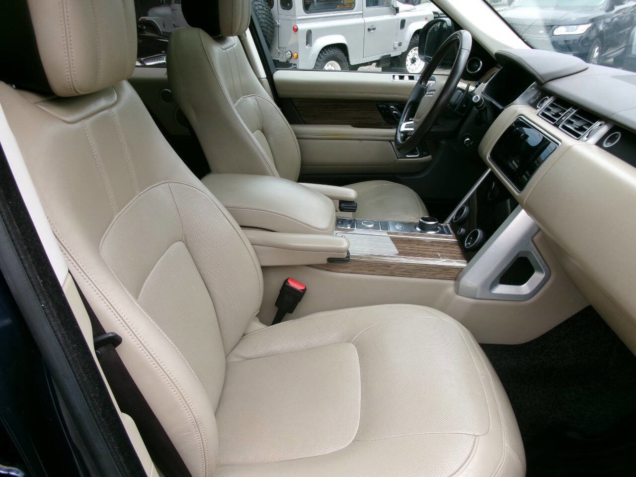 Used 2019 Land Rover Range Rover HSE AWD/4WD image 12
