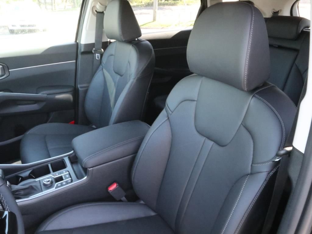 New 2025 Kia Sorento S w/ Panoramic Sunroof Package image 7