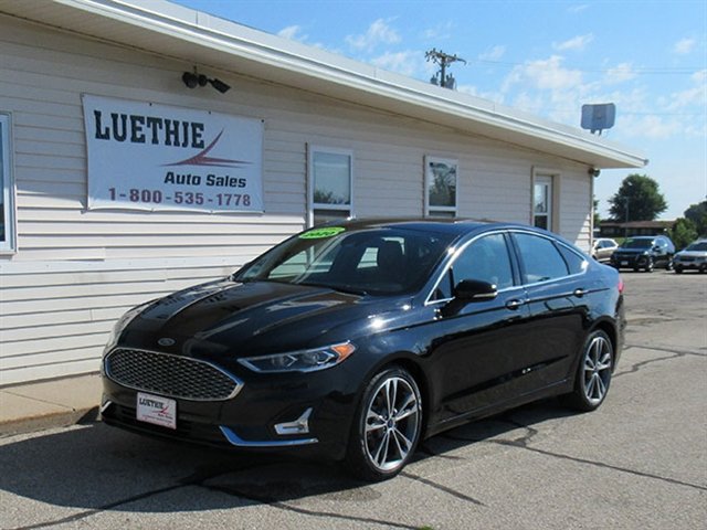 Used 2020 Ford Fusion Titanium FWD image 2