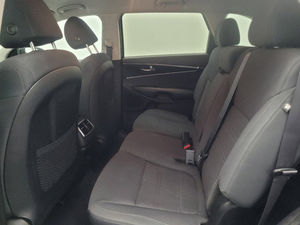 Used 2020 Kia Sorento LX FWD image 18
