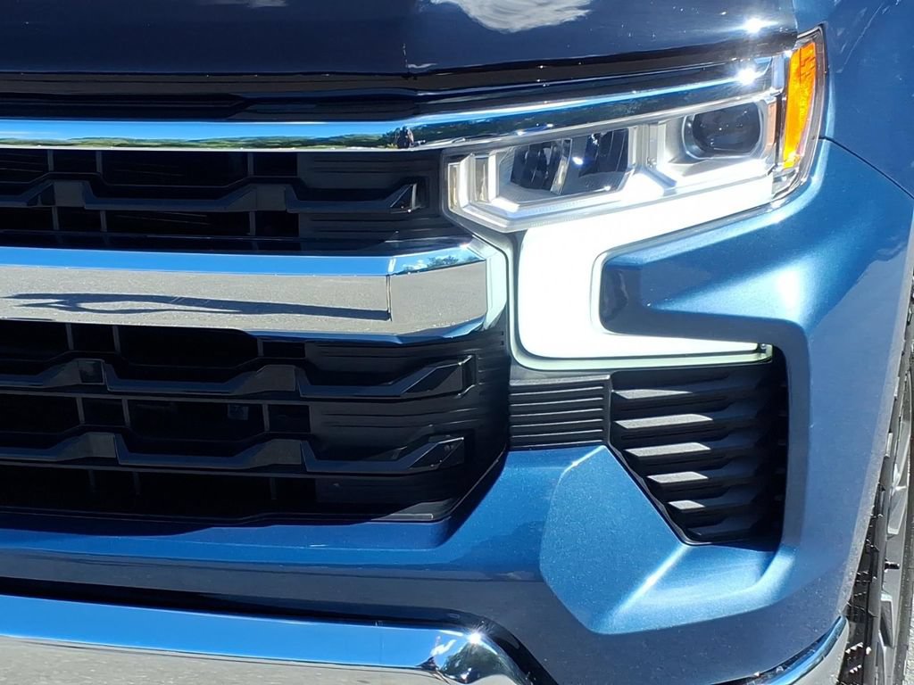 Certified 2024 Chevrolet Silverado 1500 LT AWD/4WD image 8