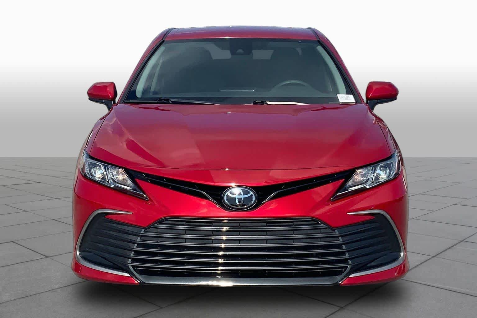 Used 2023 Toyota Camry LE FWD image 4
