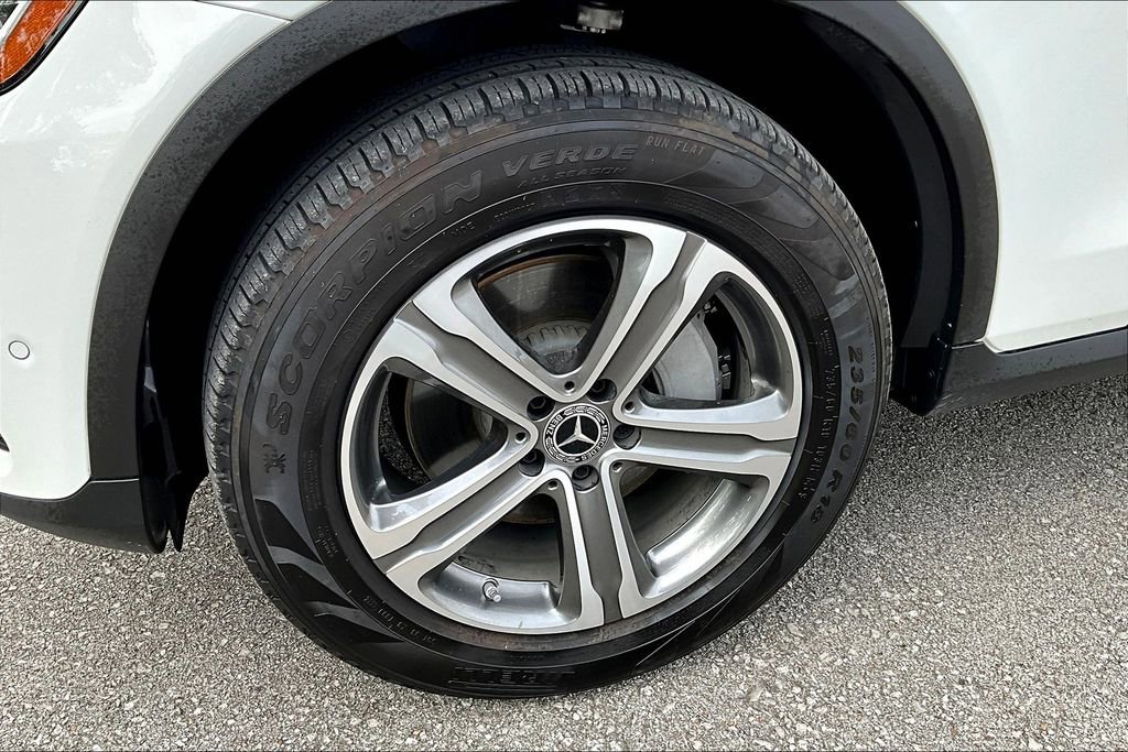 Used 2022 Mercedes-Benz GLC 300 w/ Premium Package Lite image 12