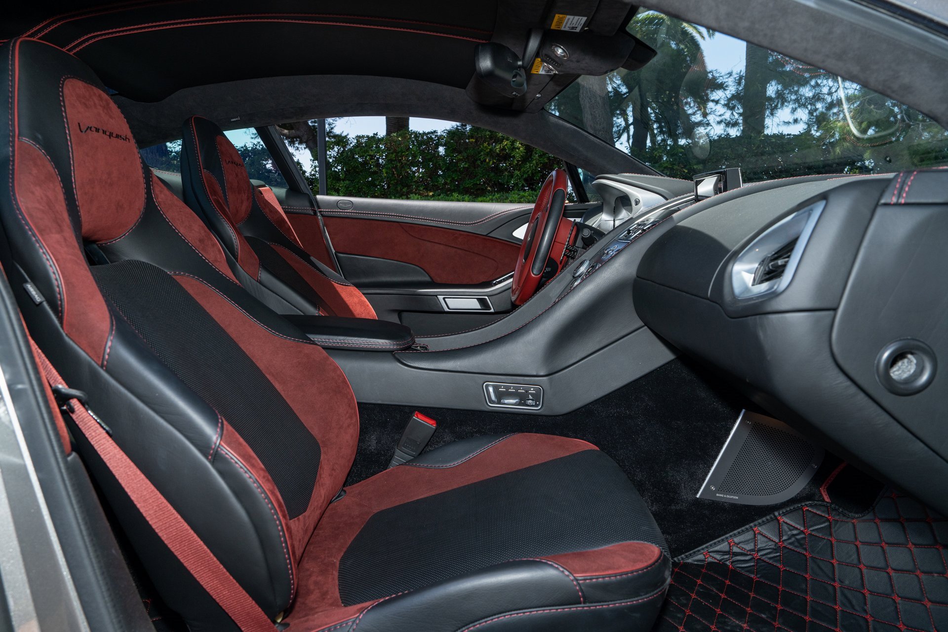 Used 2014 Aston Martin Vanquish Coupe image 16