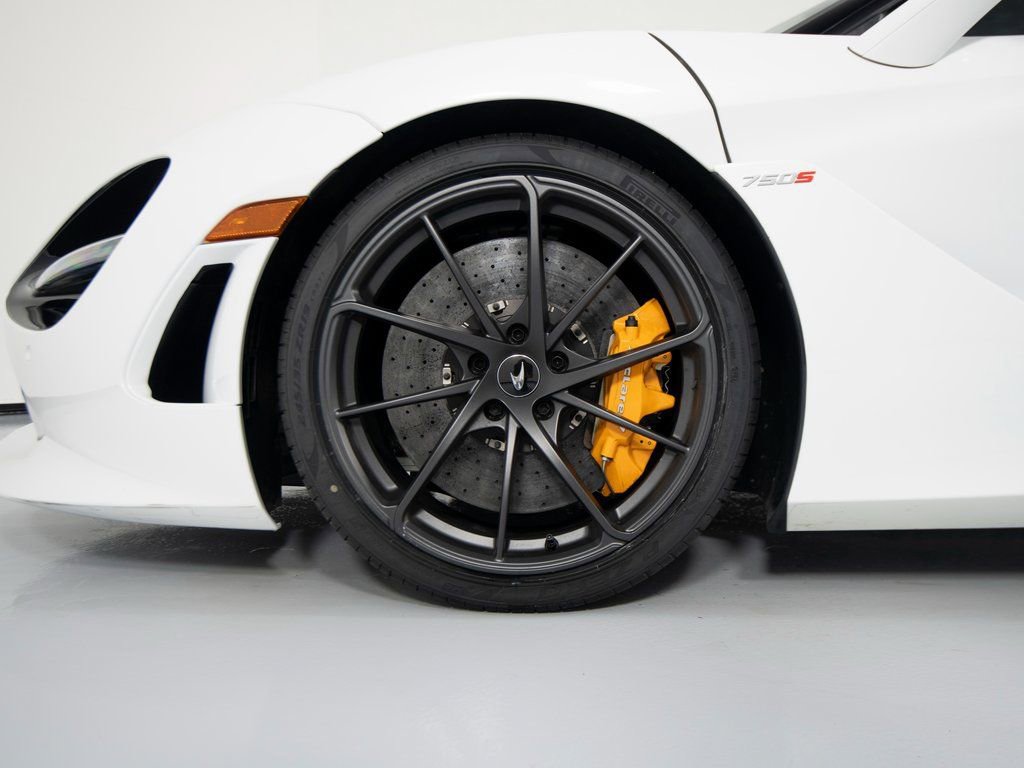 Used 2025 McLaren 750S image 9