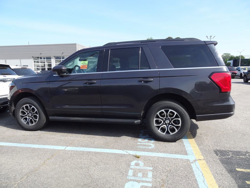 Used 2024 Ford Expedition XLT image 7