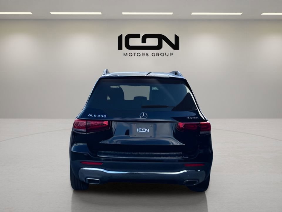 Used 2022 Mercedes-Benz GLB 250 4MATIC w/ Premium Package Lite image 4