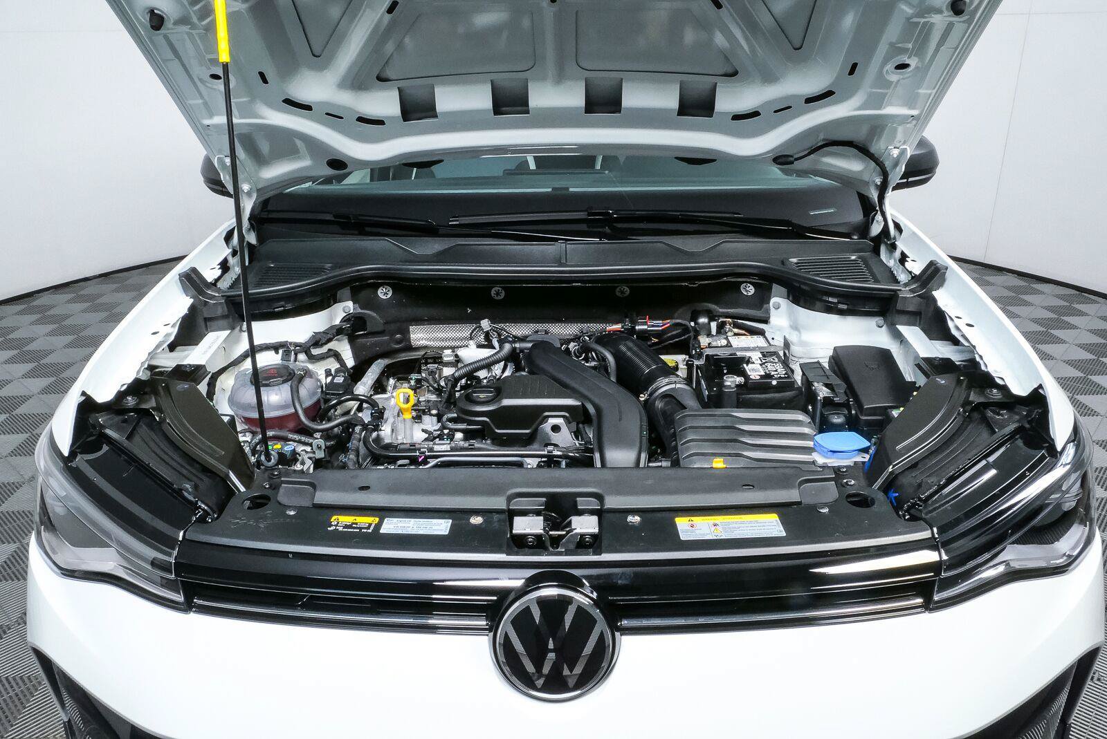 Certified 2025 Volkswagen Taos S FWD image 31