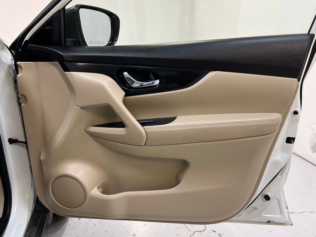 Used 2017 Nissan Rogue SL image 28