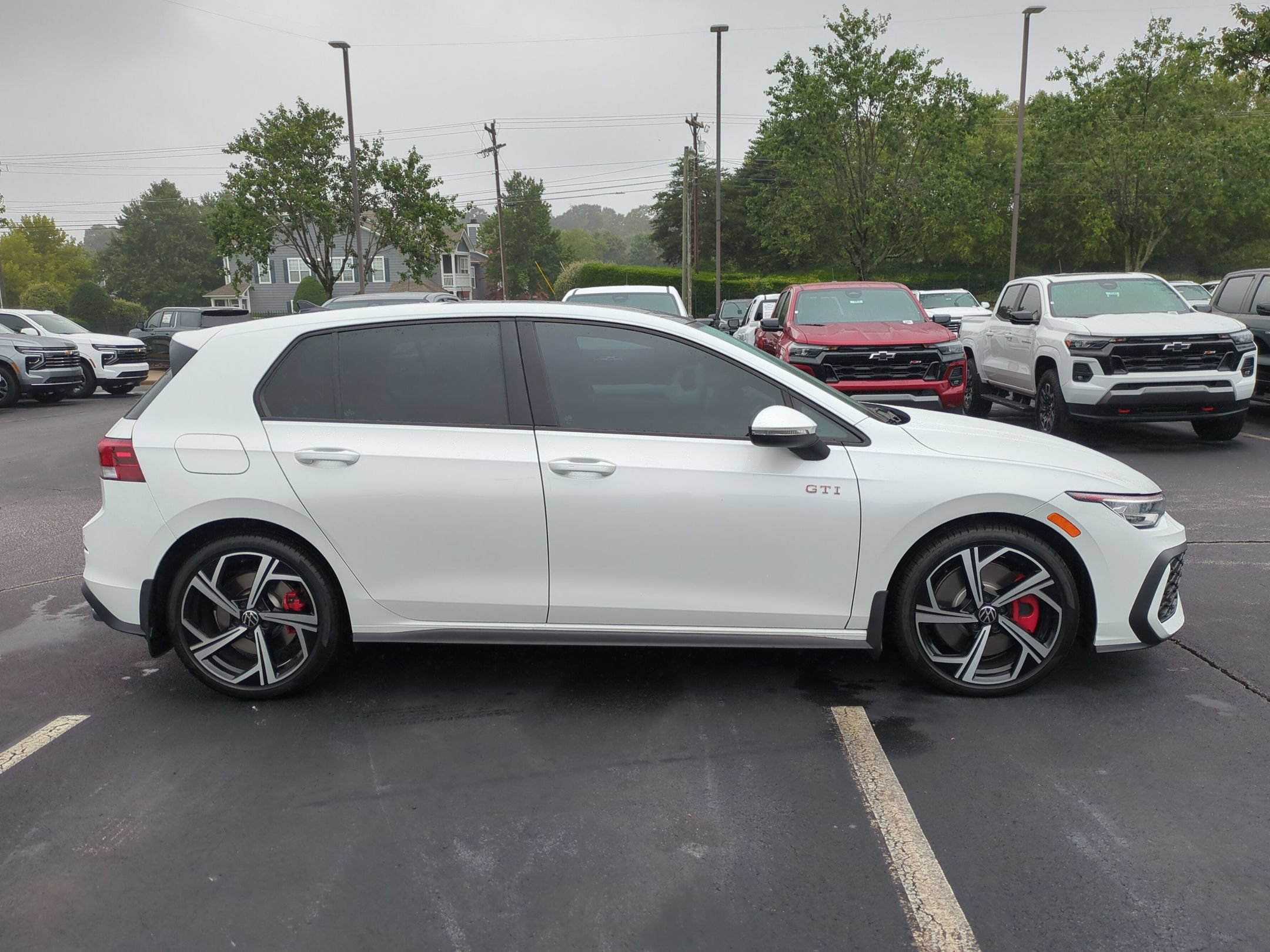 Used 2025 Volkswagen Golf SE FWD image 11