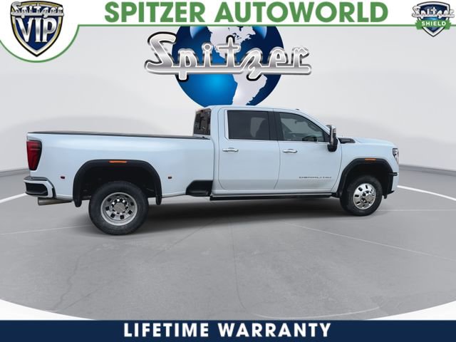 New 2026 GMC Sierra 3500 Denali Ultimate w/ LPO, Black Badging Package image 10
