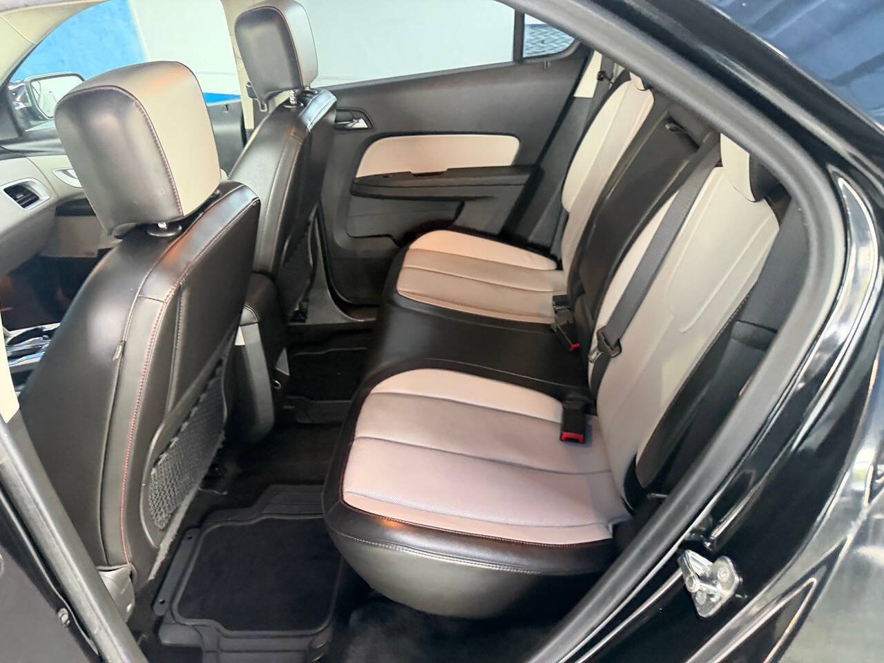 Used 2016 Chevrolet Equinox LTZ w/ Enhanced Convenience Package FWD image 18