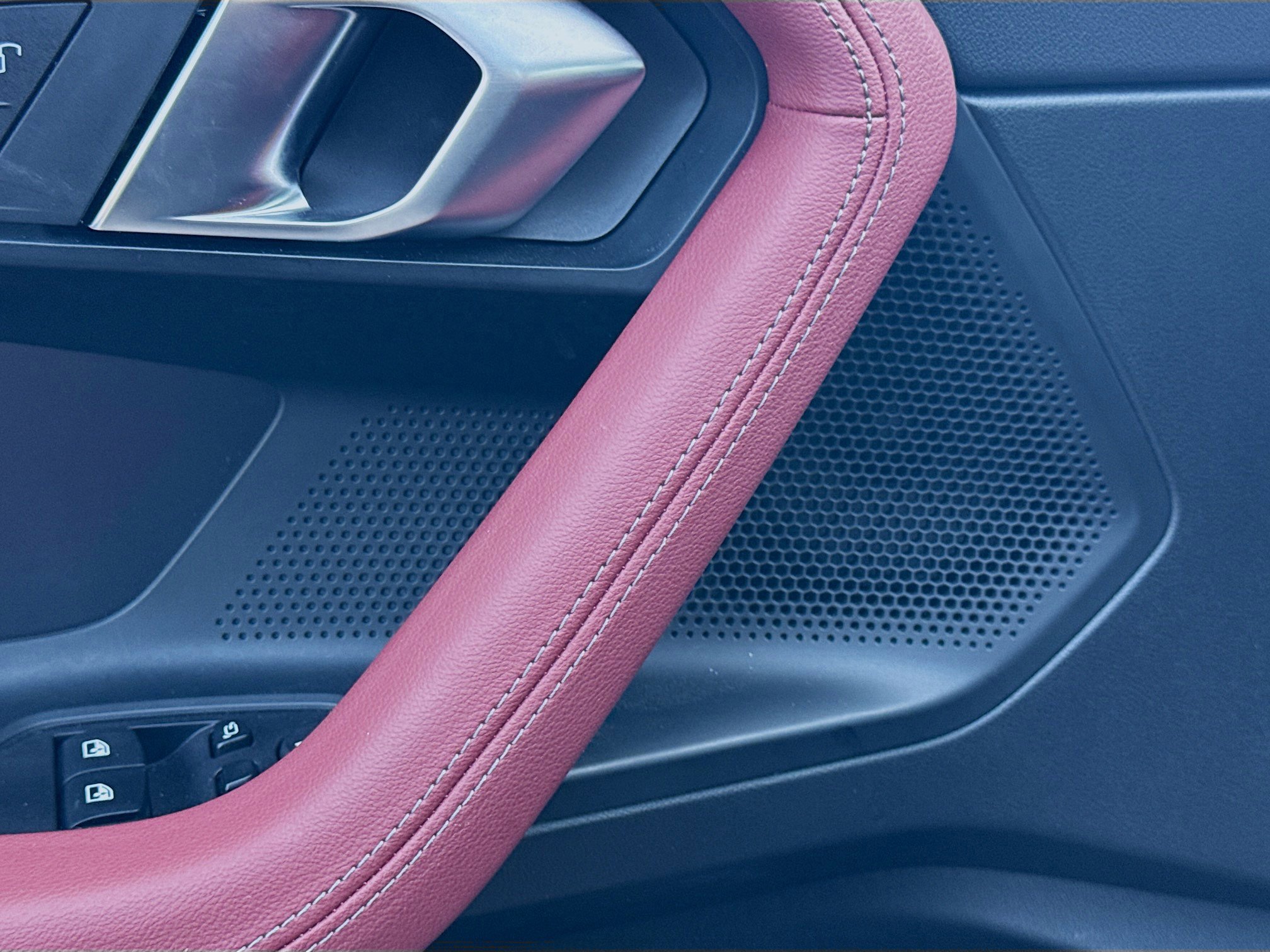 Used 2025 BMW 230i Coupe w/ Convenience Package image 23