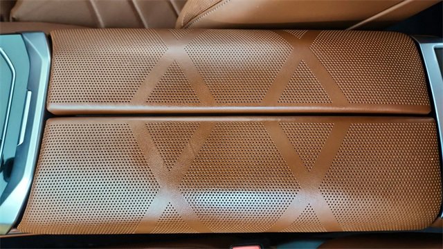 Used 2023 BMW 740i w/ Executive Package image 50