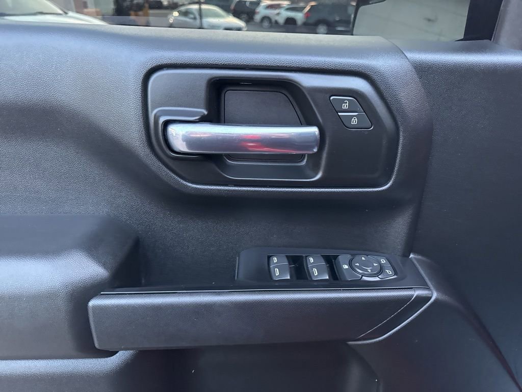 Used 2020 Chevrolet Silverado 1500 Custom w/ Custom Value Package image 11