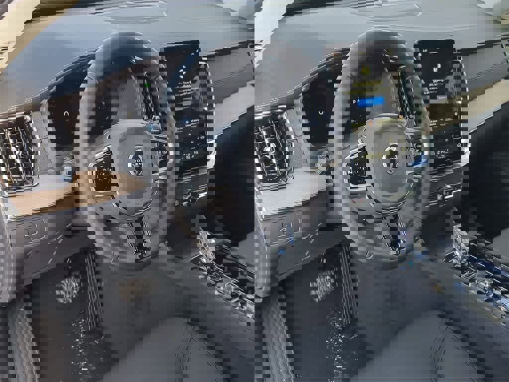 New 2026 Volvo XC90 B6 Plus w/ Protection Package Premier image 2