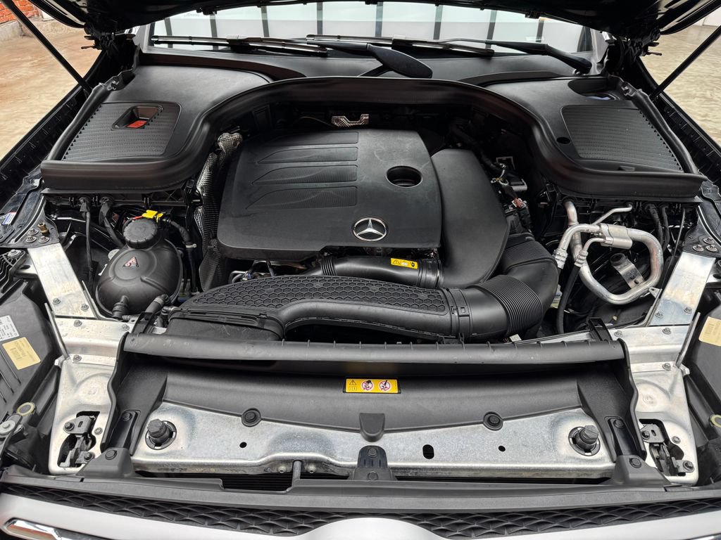 Used 2021 Mercedes-Benz GLC 300 4MATIC image 26