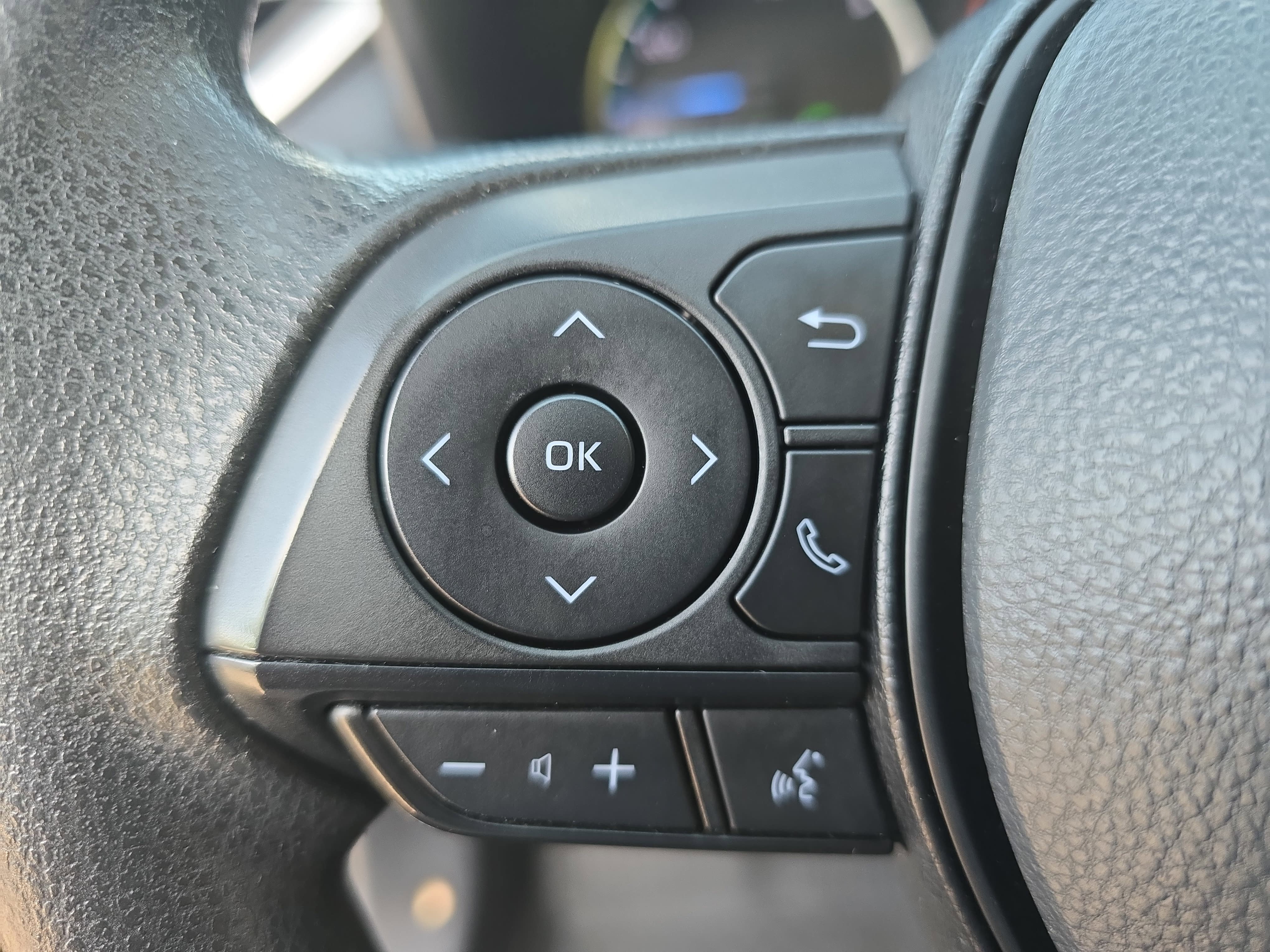Used 2022 Toyota RAV4 XLE AWD/4WD image 15
