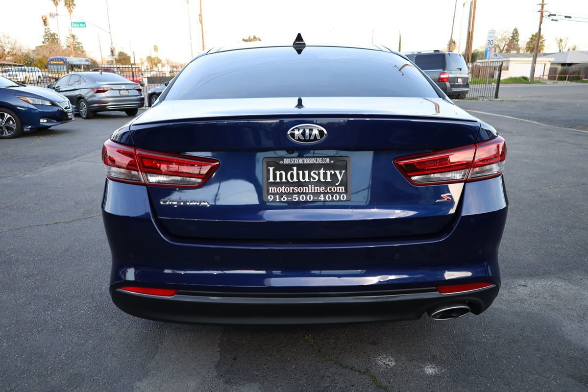 Used 2018 Kia Optima S w/ Panoramic Sunroof Package image 5