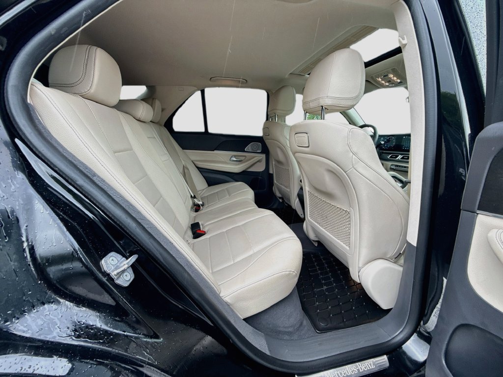 Used 2020 Mercedes-Benz GLE 350 4MATIC w/ Premium Package image 31