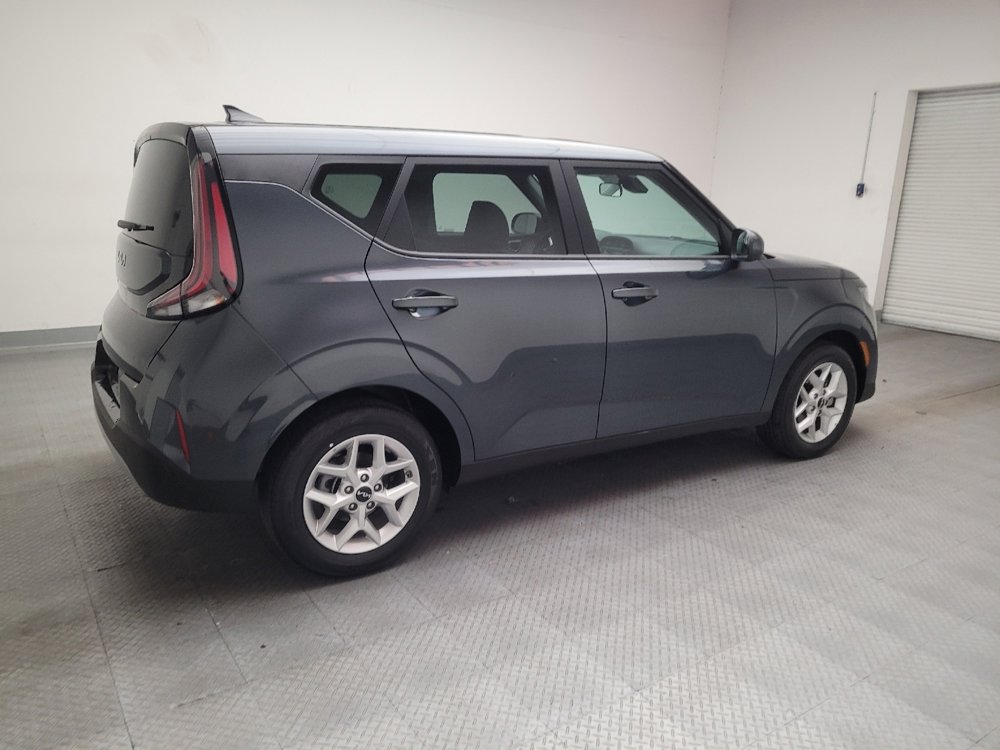 Used 2025 Kia Soul LX FWD image 10