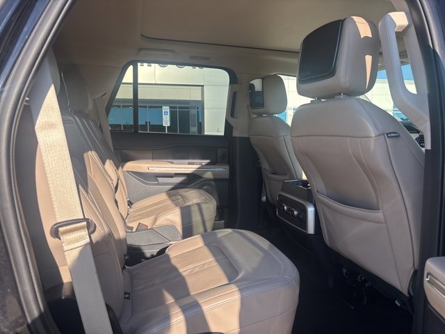 Used 2023 Ford Expedition Limited image 7