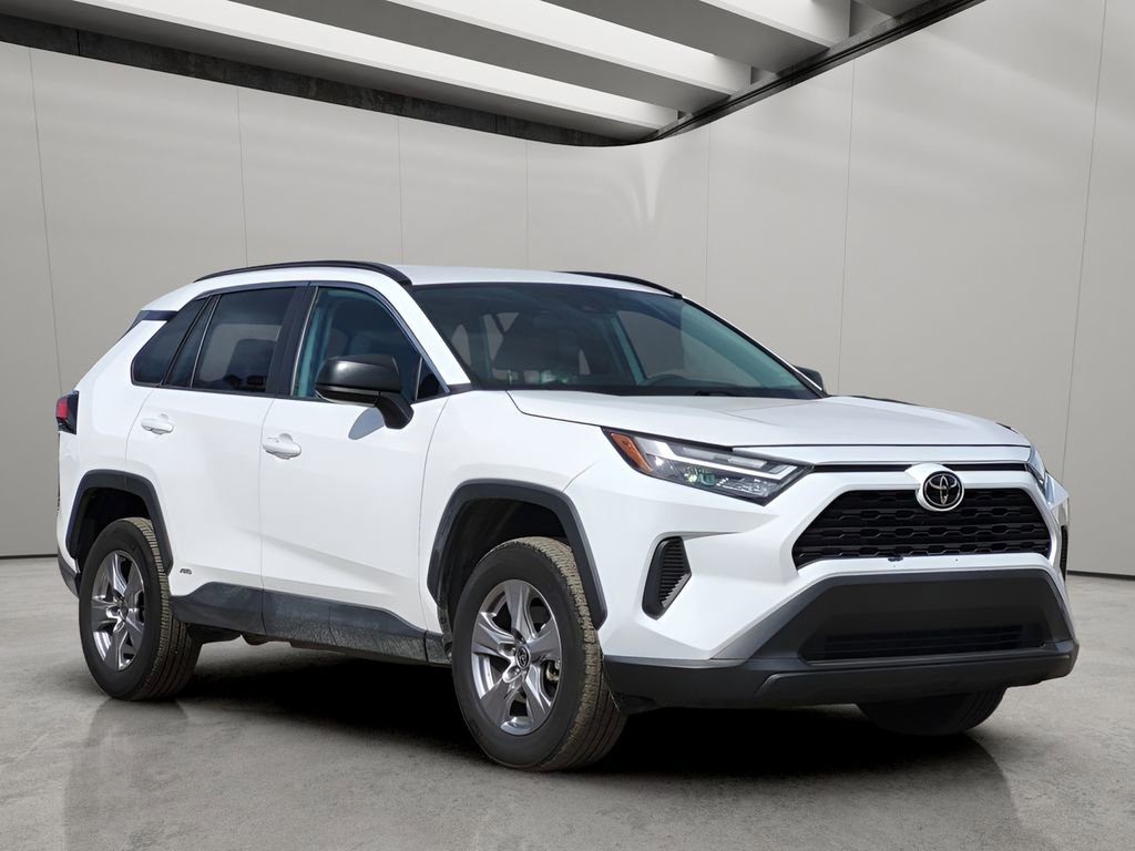 Used 2025 Toyota RAV4 LE AWD/4WD image 6